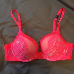 Victoria’s Secret Very Sexy Push Up Bra Size 36B